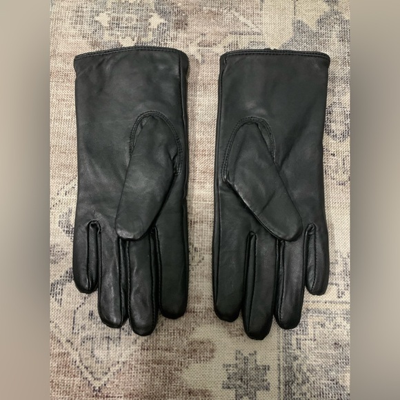 Elegant Leather Driving Gloves Black Gold Tone Zipper Detail S/M Isaac Mizrahi - Picture 4 of 15